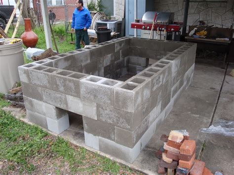 concrete block grill plans|homemade cinder block grill.